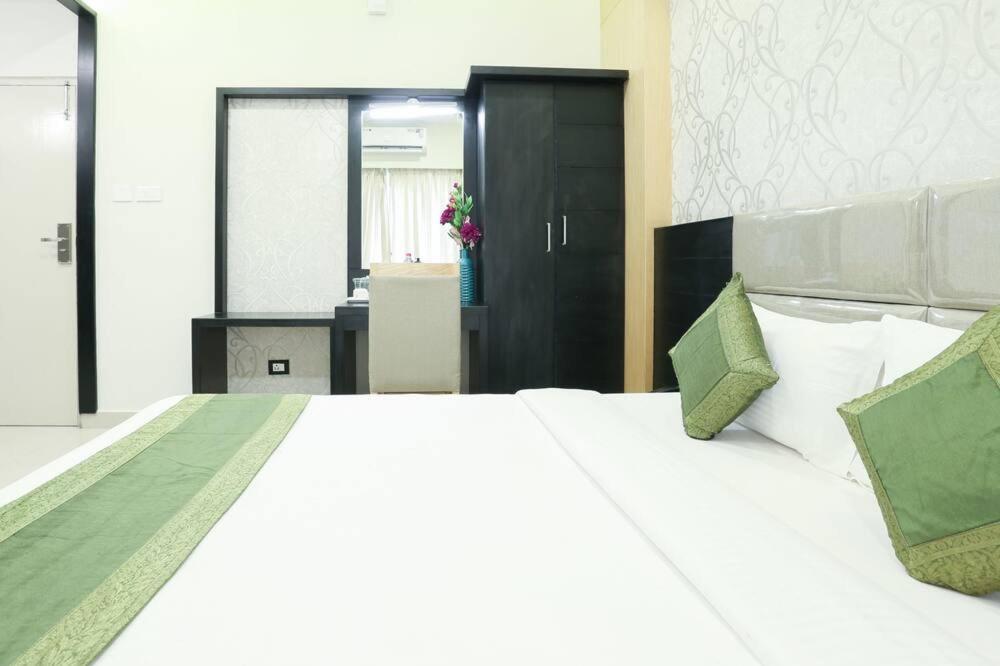 Emirates Residency Hotel *