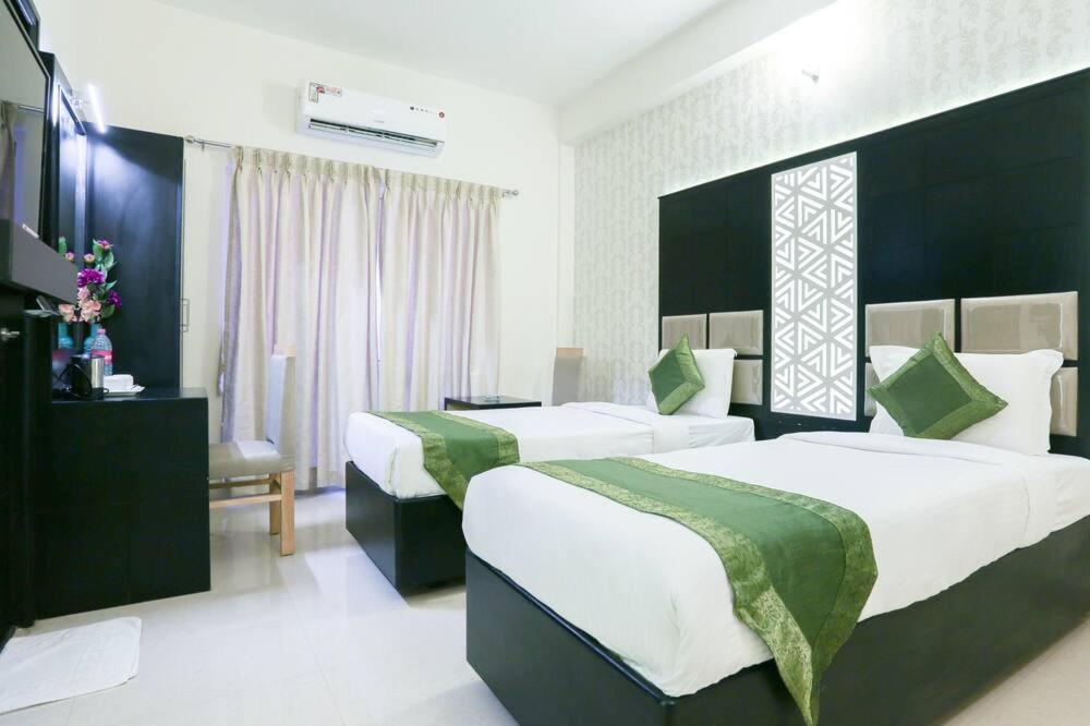 Emirates Residency Hotel *